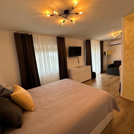 Apartmaji Meli Pu Izola Exterior photo