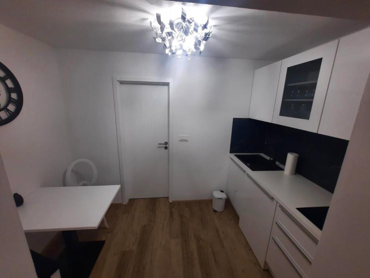 Apartmaji Meli Pu Izola Exterior photo
