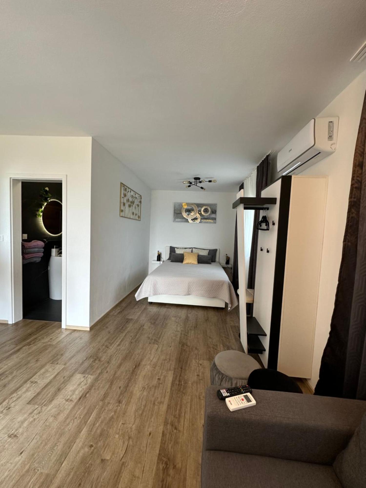 Apartmaji Meli Pu Izola Exterior photo